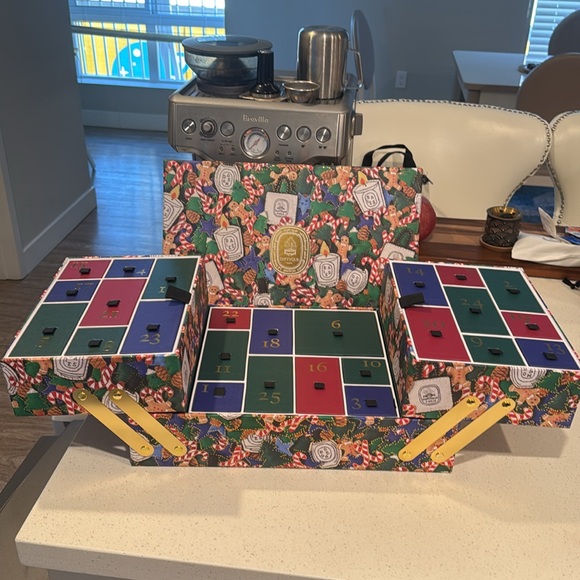 Diptyque calendar brand new. Price$495 before tax. Beautiful gift for Christmas - Picture 2 of 8